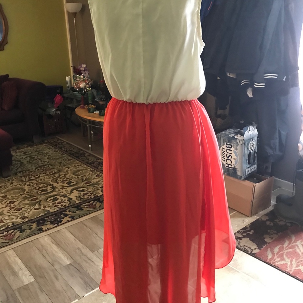 Dresses - Picture 3 of 5